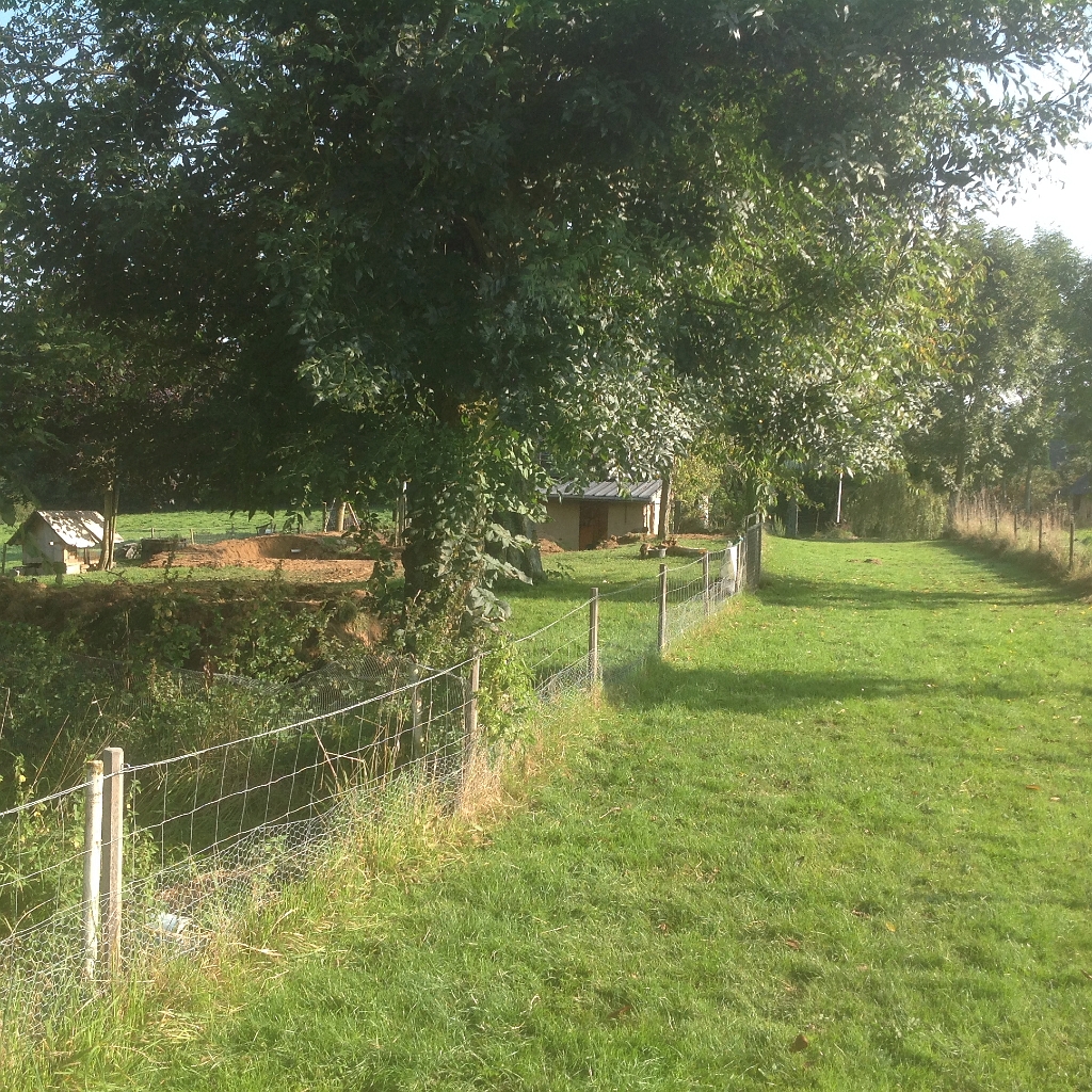 20140916 LE BOSQUET FENCING & POND WORKS 05.jpg